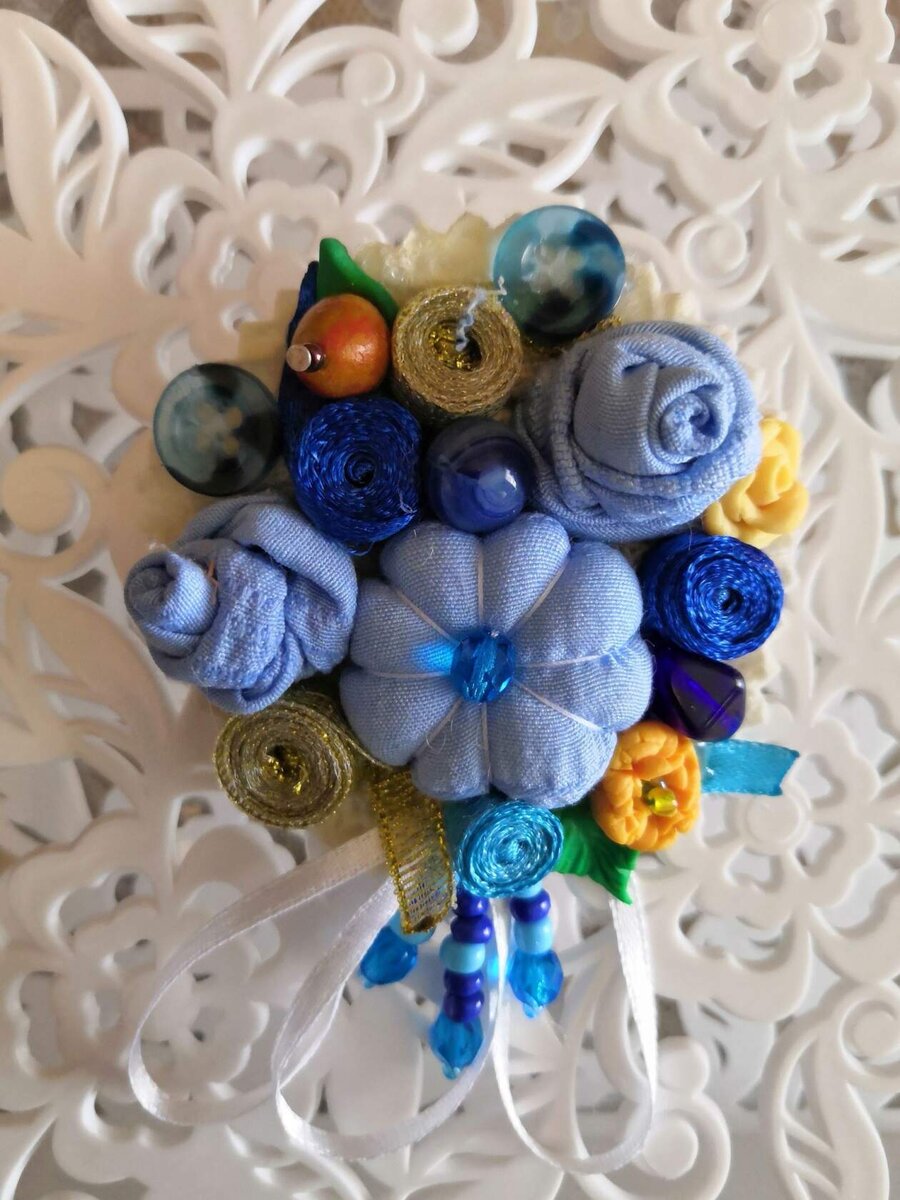 А это моя первая брошка после посещения выставки "Авторские штучки"