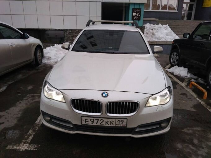 Очень нравится поколение Ф10, в моем рейтинге красивых кузовов BMW она стоит сразу после Е60! Агрессивная и сдержанная, отточена, как хороший немецкий механизм.