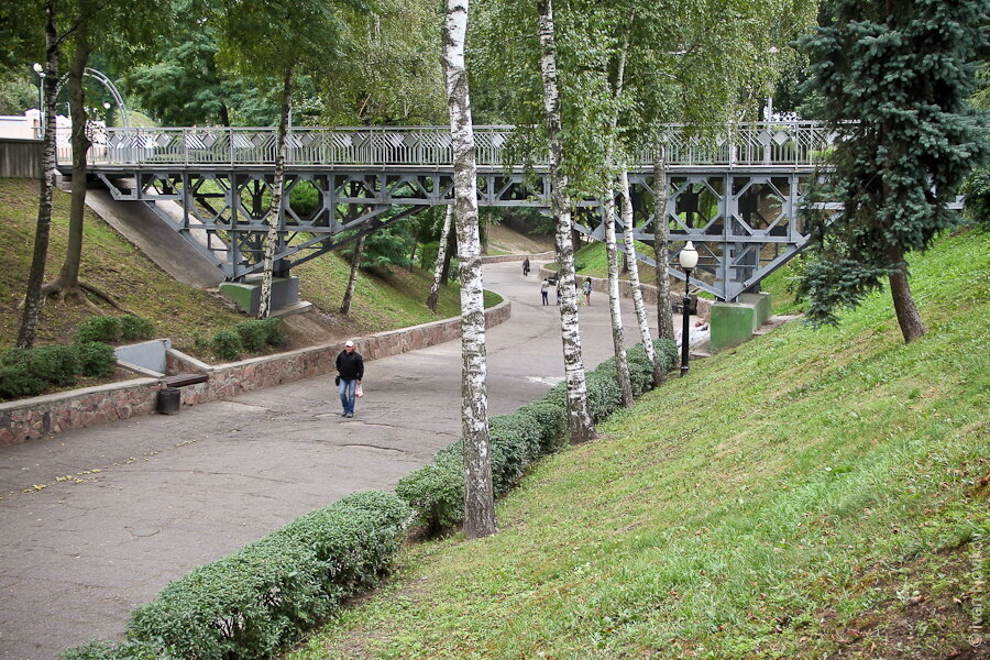 Белоруссия гомель парк. Городской парк гомеля. Гомель парк аттракцион гравитация. Гомельский дворцово-парковый ансамбль. Река сож гомель парк.