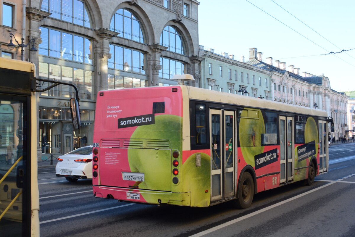 Автобус №191 на Невском проспекте.