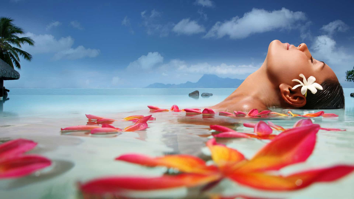 гармония здоровья. отдохнуть душой и телом. девушка медитирует. отпуск для отдыха души. отдохнуть душой и телом.