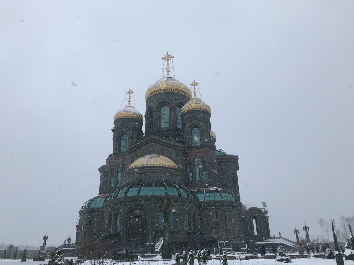 храм вооруженных сил зимой