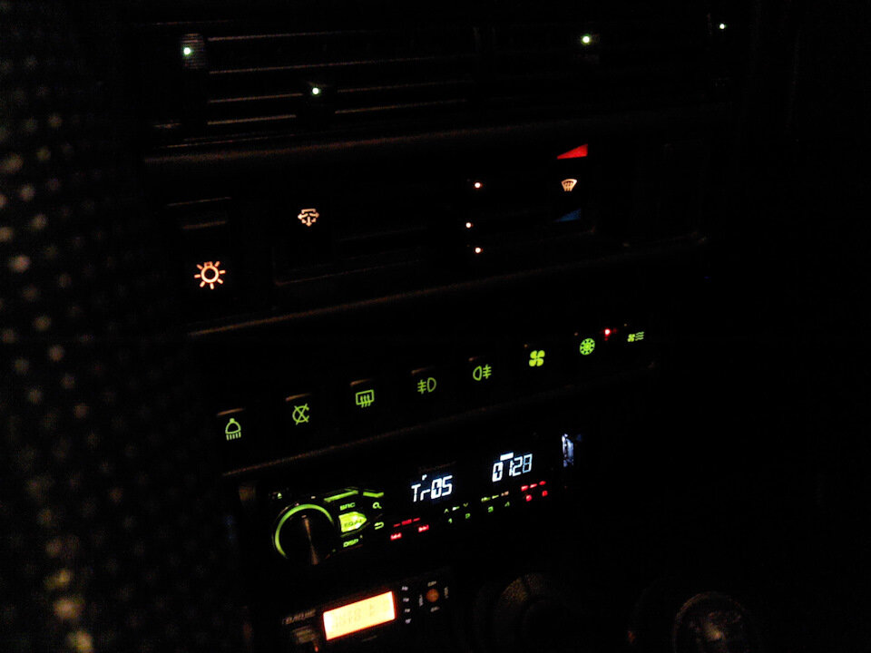 Нива Урбан - центральные выключатели-кнопки от 2108 | Александр С-К | Дзен