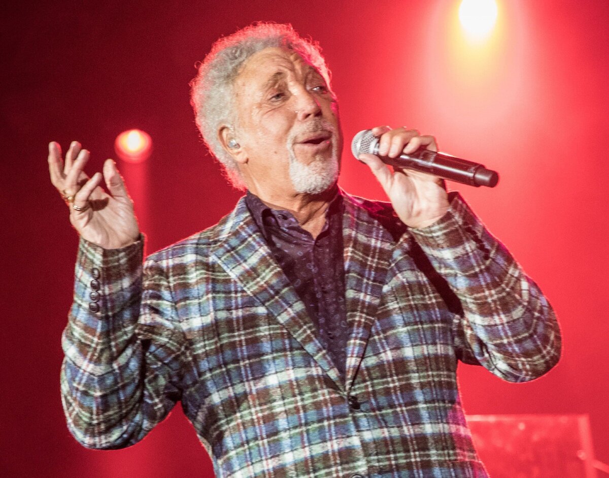 TOM JONES ВЫПУСКАЕТ НОВЫЙ АЛЬБОМ И ВСПОМИНАЕТ БЫЛОЕ | Слова и музыка  Матецкого | Дзен