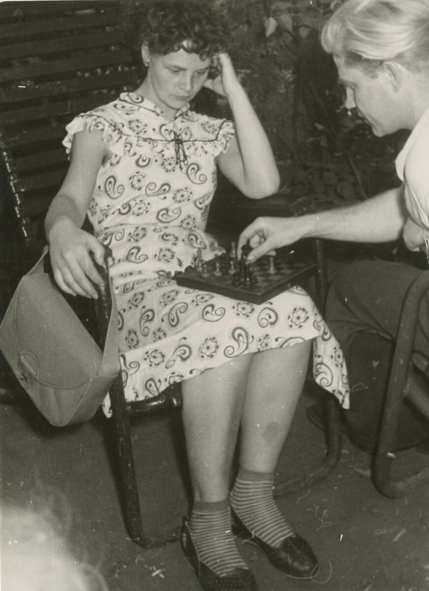 1 е советское. 1960-Е. Советская Повседневная жизнь 1930 - 1960 гг. Растопырилась 1960-е. Платюшки летние в 1940.году в ССР