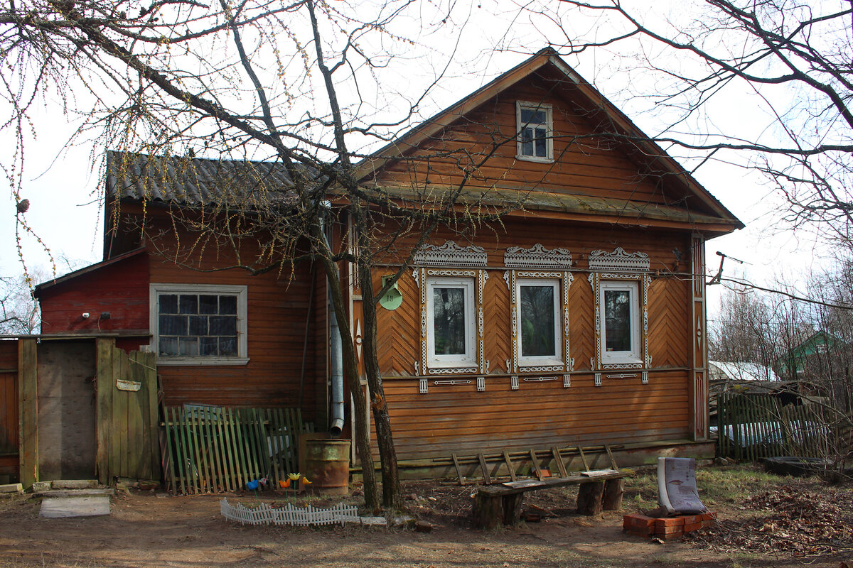 ТОП-30+ деревянного зодчества г. Тихвин. Прогулка по малоизвестным улицам  этого населённого пункта | Олег Еверзов | Дзен