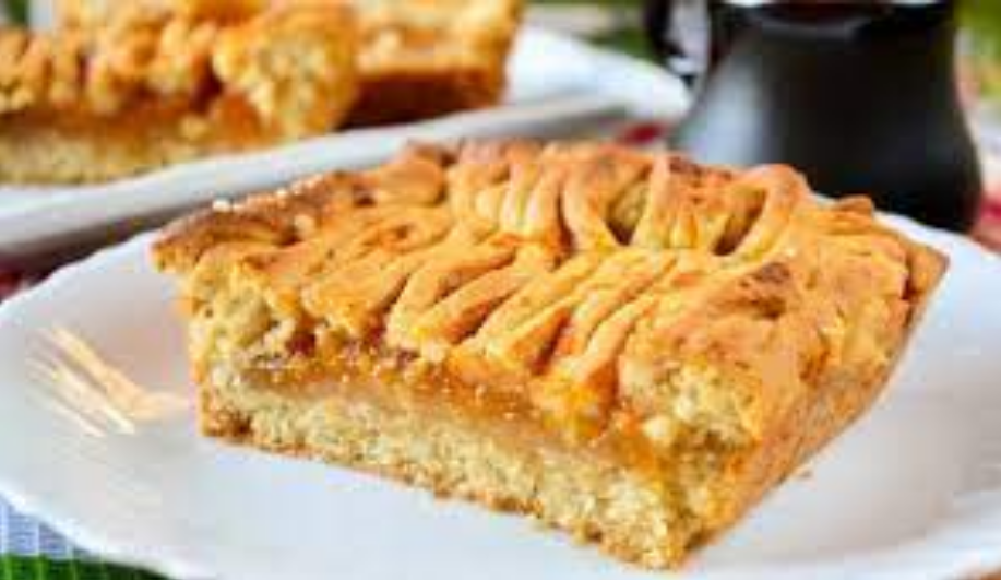 >Бисквит с абрикосами<