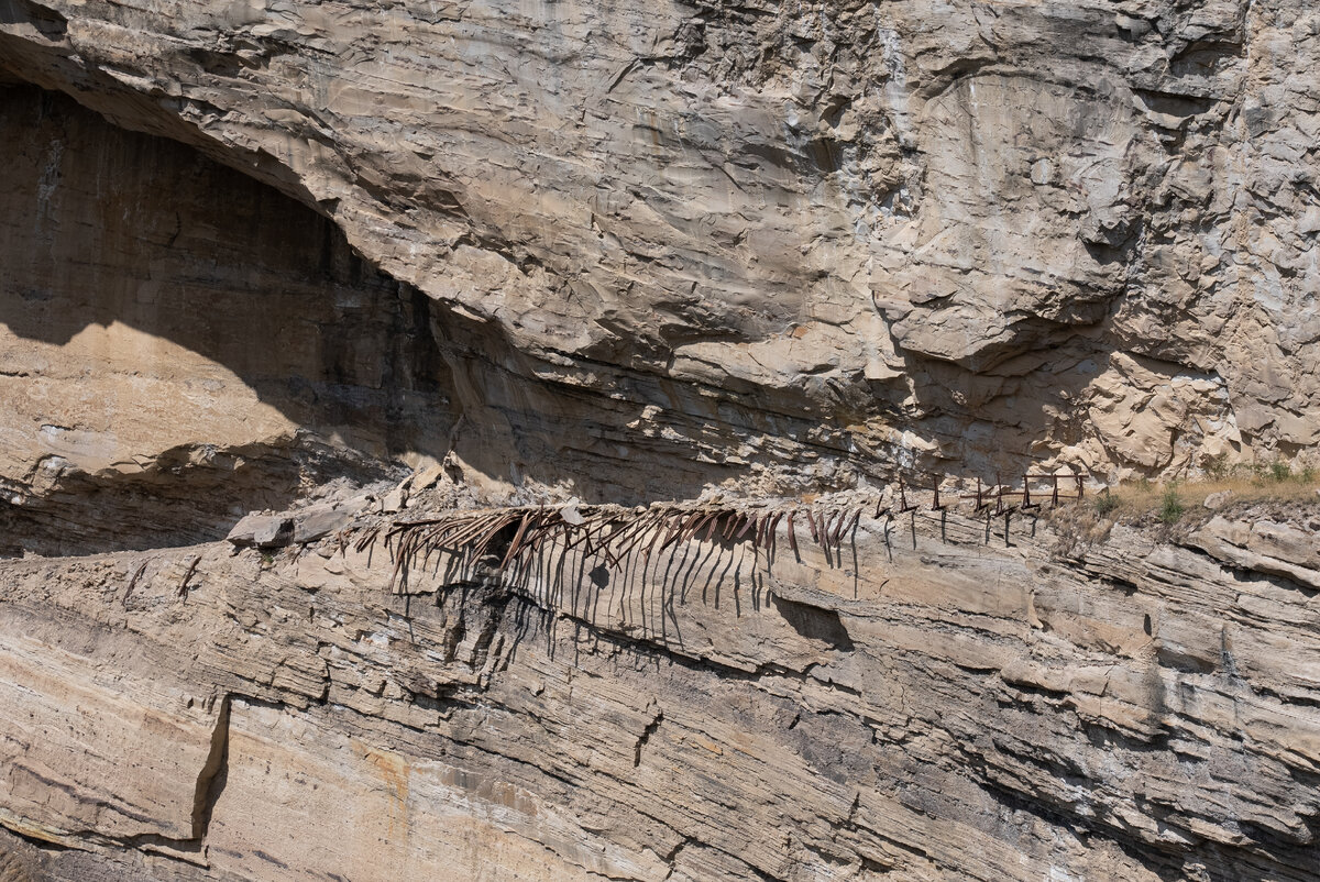 Разрушенный дагестанский овринг