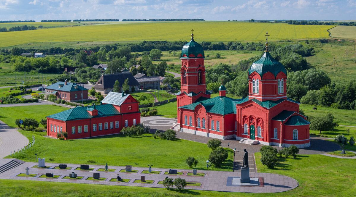 Музей и мемориал в Монастырщино