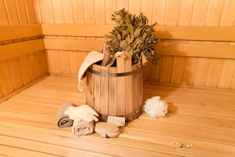 веник нужно оставлять в тазике