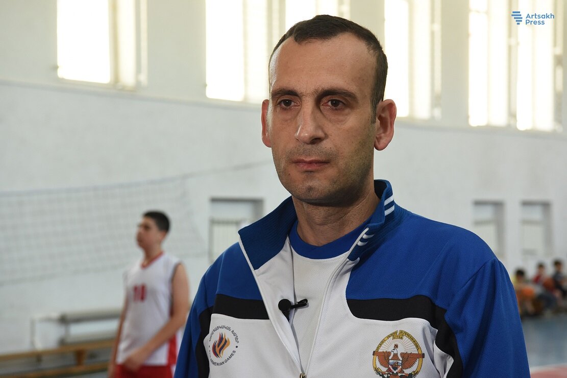 Тренер команды Андрей Сарумян