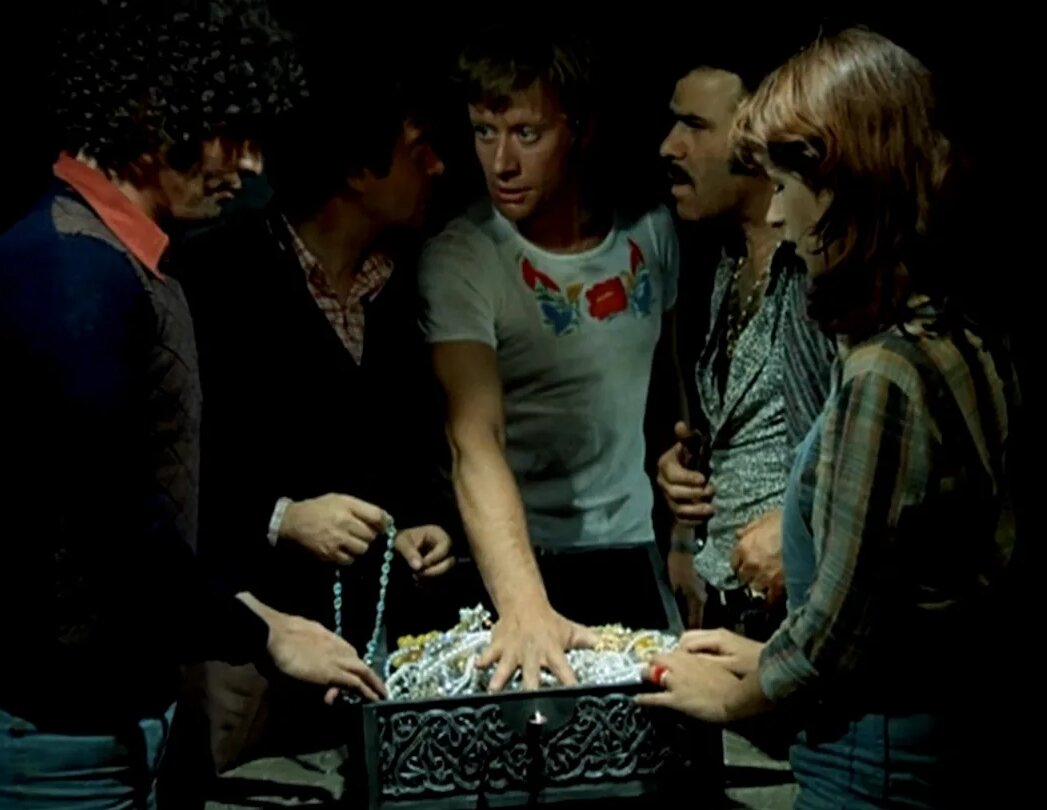 "- У нас в Италии есть поговорка — кто нашел друга, тот нашёл клад. Запомни, у тебя в Италии есть друг." Антонио Ломаццо