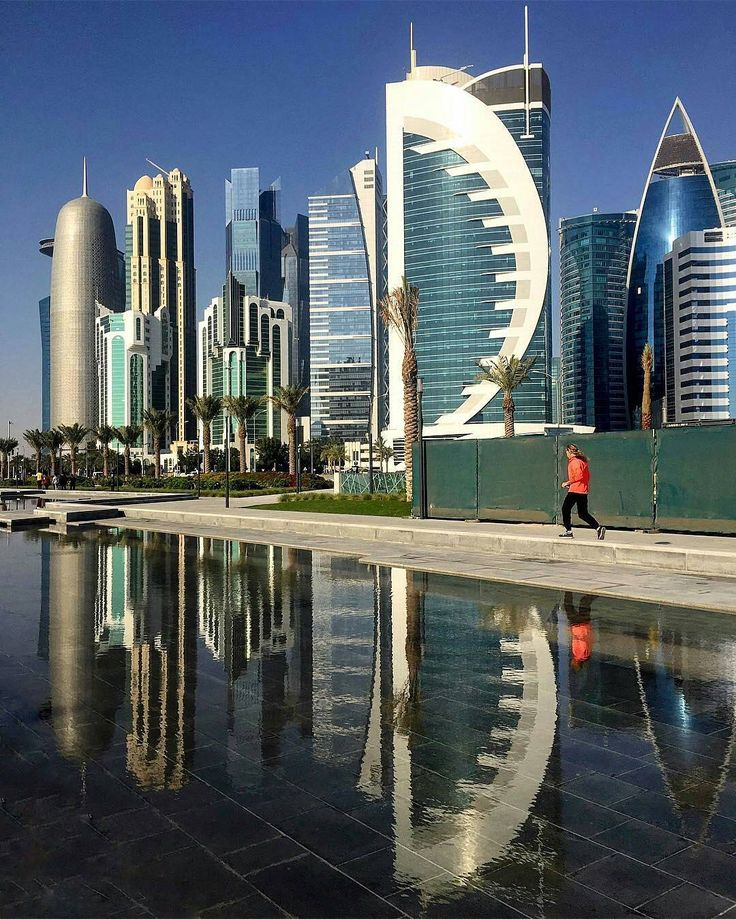 Увидеть страну. Доха Катар. Катар столица Доха. Катар арабские эмираты. Doha Corniche Катар.