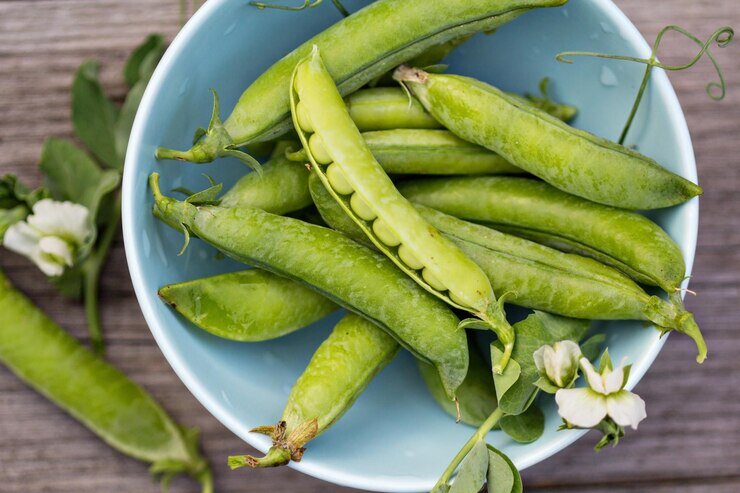 10 вкусных рецептов с использованием свежего зеленого горошка в стручках