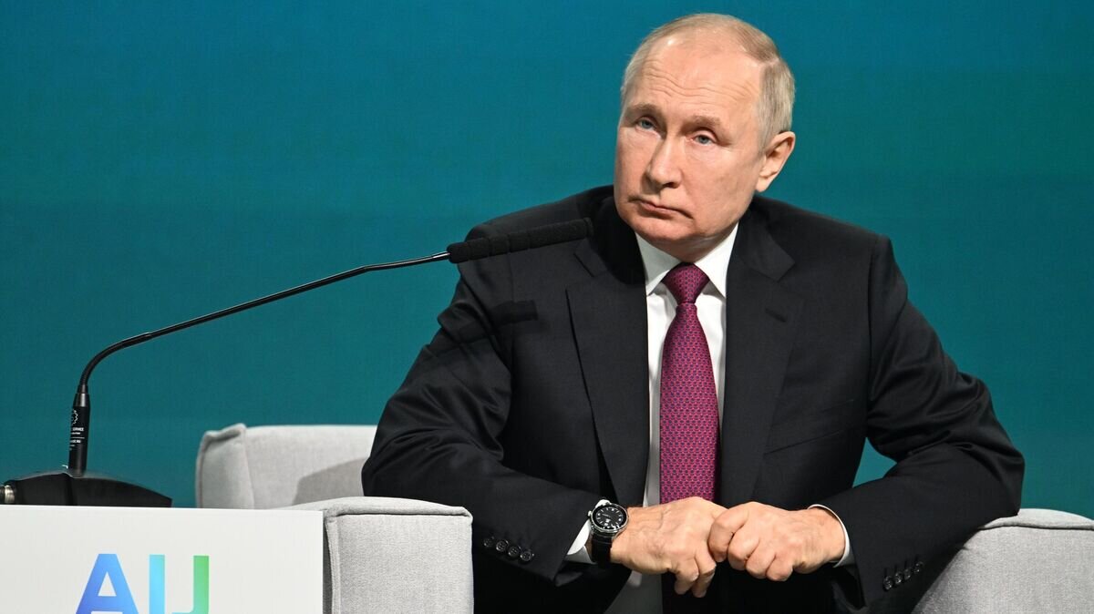    Президент РФ Владимир Путин на международной конференции "Путешествие в мир искусственного интеллекта"© РИА Новости / Павел Бедняков
