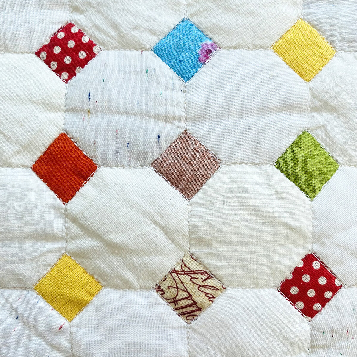 Стороны квадратов и восьмиугольников 2 см