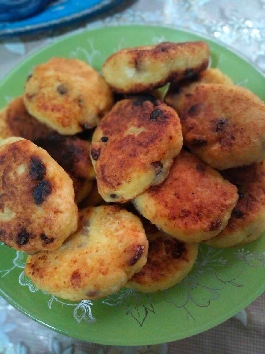 Сырники с изюмом