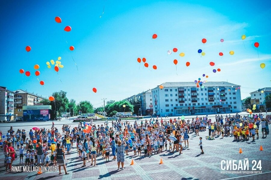 Сибай. День физкультурника. Центральная площадь, 13 августа 2016 года. Фото: https://vk.com/sibay24 | ВКонтакте