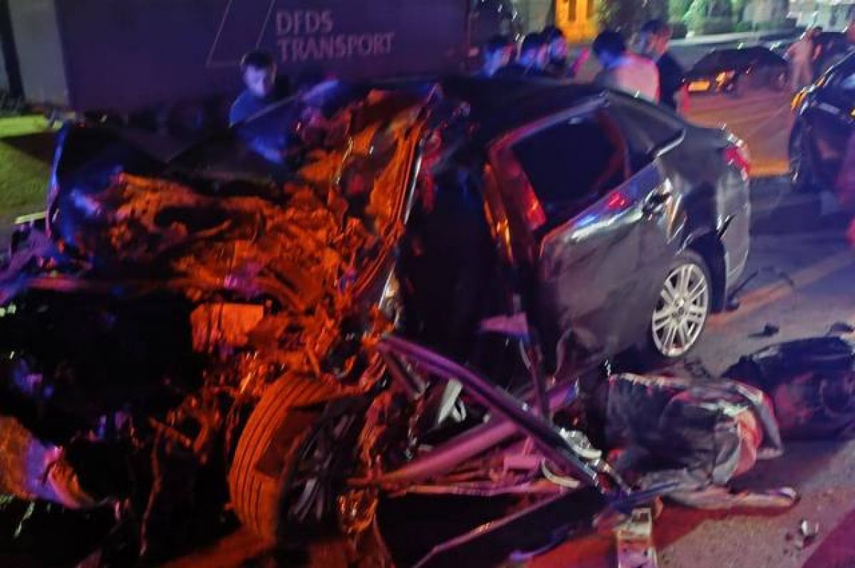    Столкновение автомобиля Ford с фурой привело к смерти женщины в Ингушетии