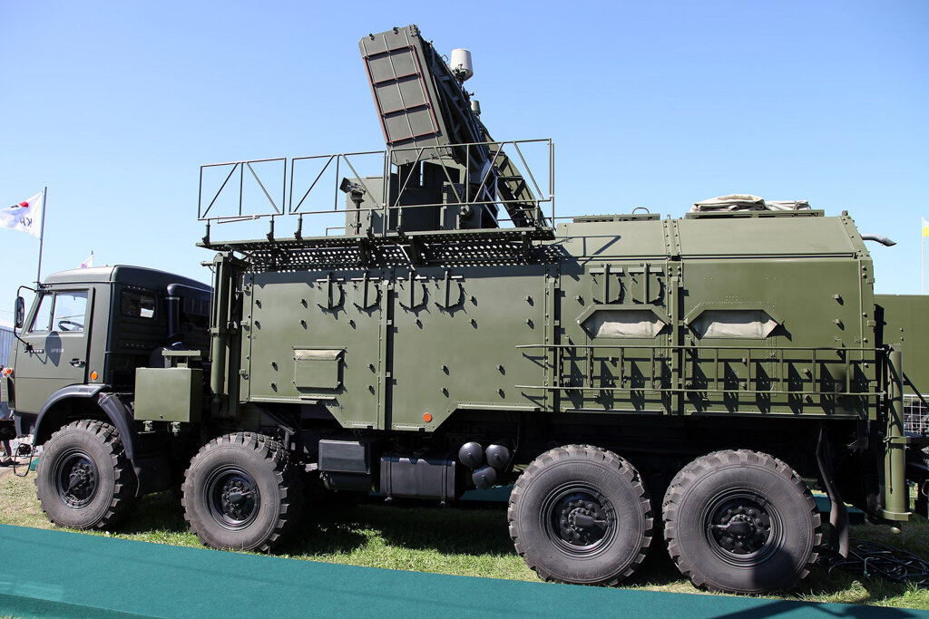 Комплекс радиоэлектронной разведки и управления «Москва-1», фото с сайта https://rostec.ru/news/radioelektronnaya-borba-nevidimaya-skhvatka-v-efire/