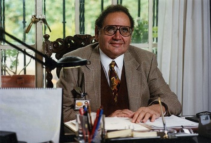  

Имя короля мыльных опер Валентина Пимштейна не так широко известно, как название его сериалов "Дикая Роза", "Просто Мария", "Богатые тоже плачут". 27 июня 2017 cоздатель первых теленовелл скончался на 92-ом году жизни, выпустив более ста драм, над которыми рыдали домохозяйки всего мира. Работе на мексиканской "фабрике грез" он отдал полвека.
