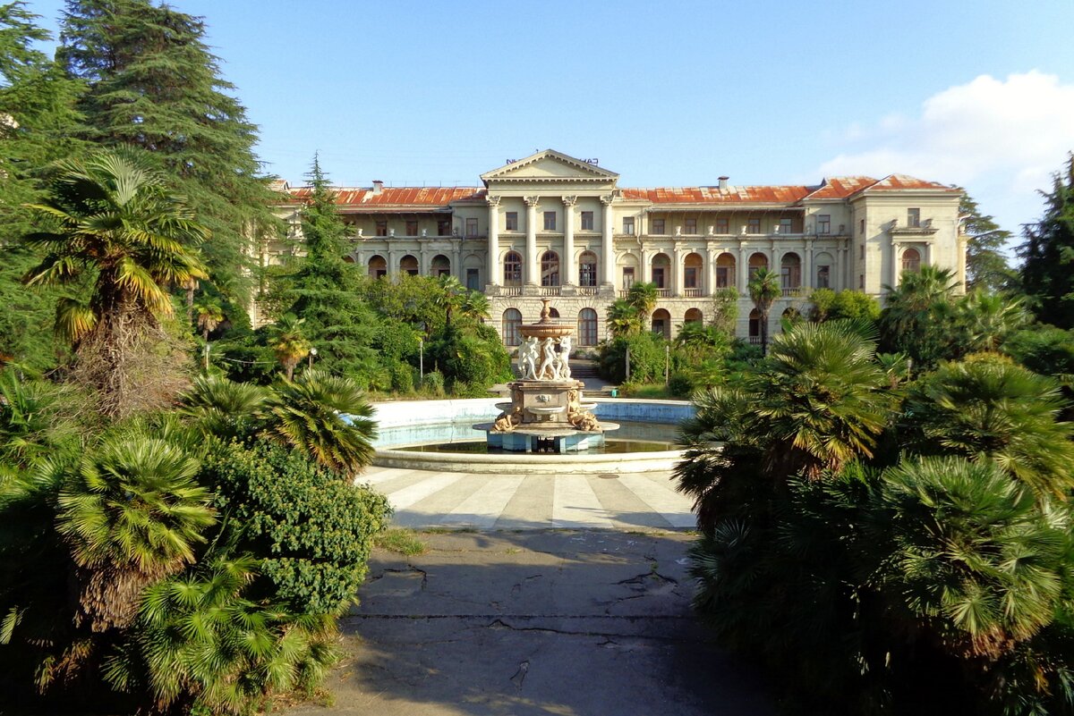 Заброшенный санаторий орджоникидзе. Санаторий орджоникидзе сочи. Санаторий орджоникидзе адрес. Заброшенный санаторий орджоникидзе. Санаторий серго орджоникидзе сочи.