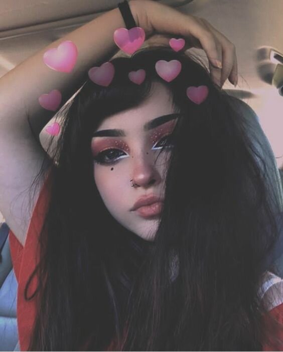 Макияж  в стиле "E-girl"