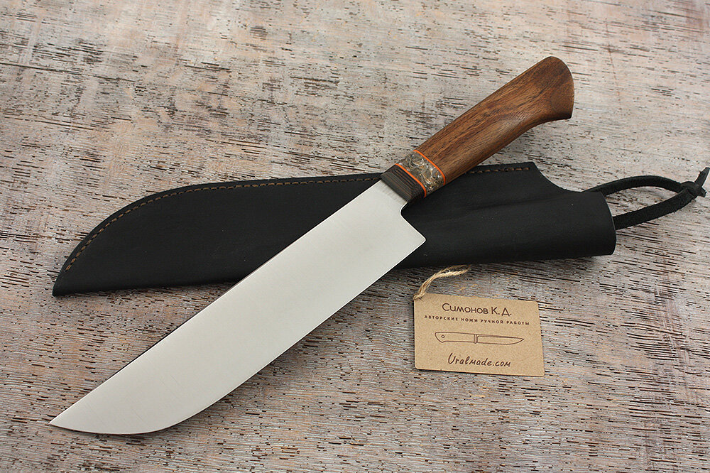 На фото: нож ручной работы «Першерон». Наивысшее качество исполнения, закалки и подгонки всех деталей от молодого оружейника Симонова Кирилла из Златоуста.