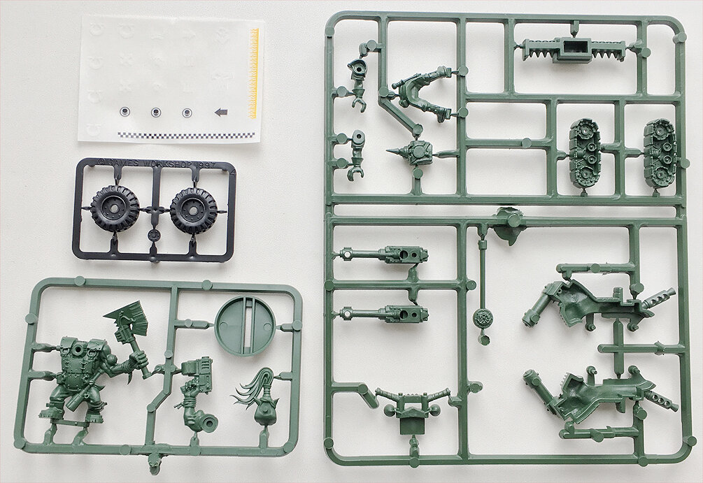 После расово верного серого пластика Astra Милитарум, пластик космических зеленокожих ВНЕЗАПНО зелёный!

