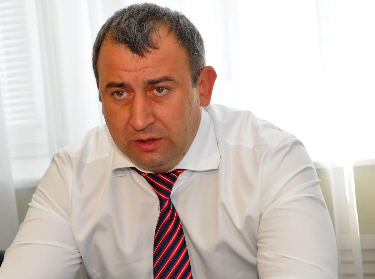                                                     Президент ФК "Тамбов" Габулов А.Т.https://tamlife.ru/informaciya/sport/2019052716383028377.html/futbolnyj-klub-tambov-imeet-samyj-skromnyj-byudzhet-no-stavit-ambitsioznye-tseli/