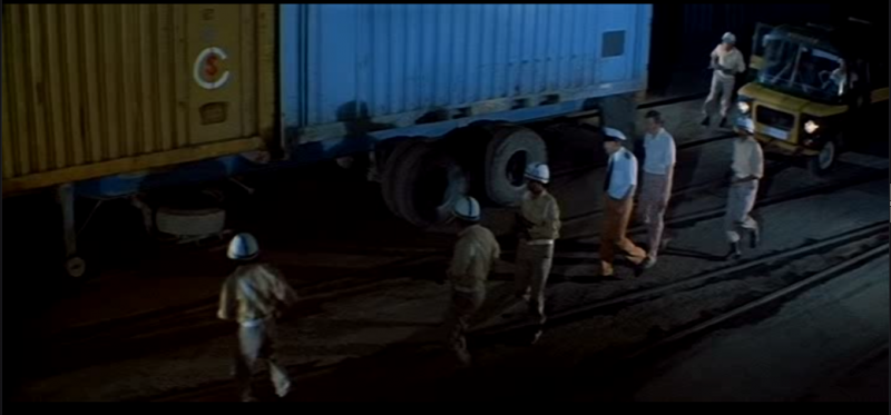 Контейнер под охраной, все дела, всё по настоящему.