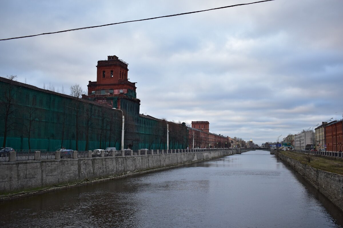 Хозяйство петербурга. Красный треугольник завод Санкт-Петербург Обводный канал. Серый пояс Юг Обводного канала. Санкт-Петербург красный треугольник со стороны Обводного канала. Красный треугольник СПБ вид с Обводного канала.