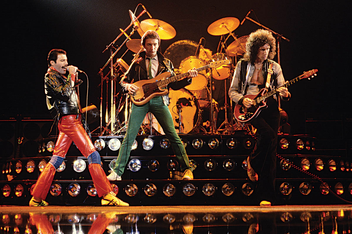 Слушать песни queen. Рок группа куин. Музыканты группы Квин. Группа Queen 1980 Concert. Англия Квин группа.