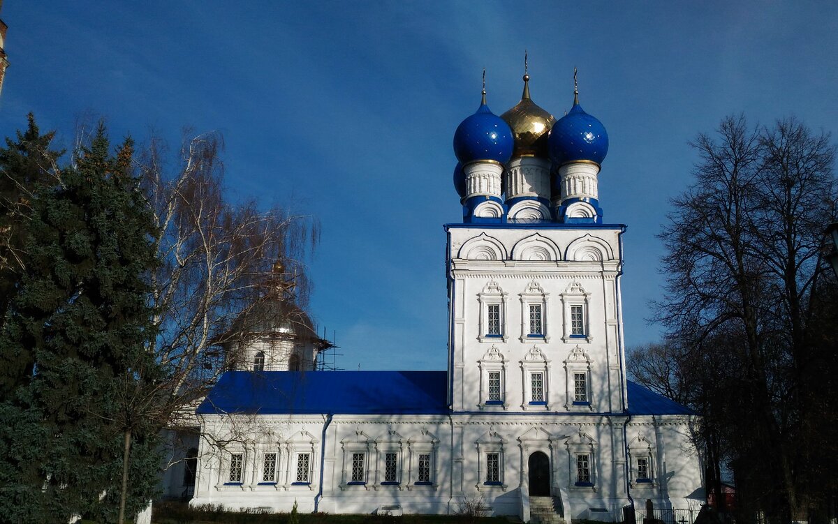 Михайло архангельской церкви. Михайло-Архангельский храм Баку. Михаило-Архангельском храме села Лазарево.