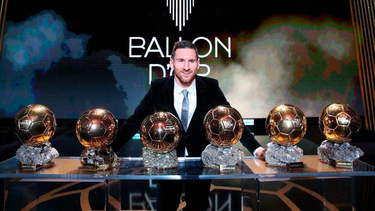 Лионель Месси выиграл шестой золотой мяч. Это Мировой рекорд. У Криштиану Роналду пять мячей.