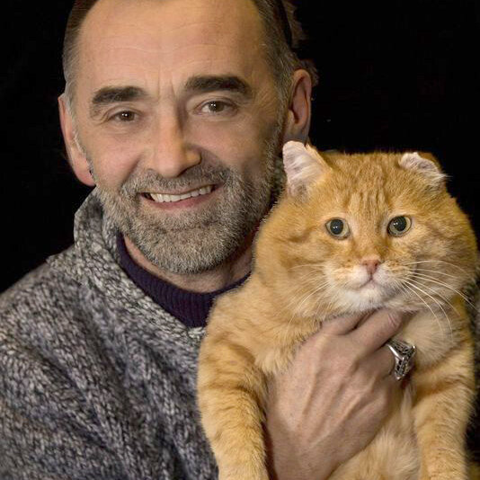 Александр Маскаев и его кот Кузьма