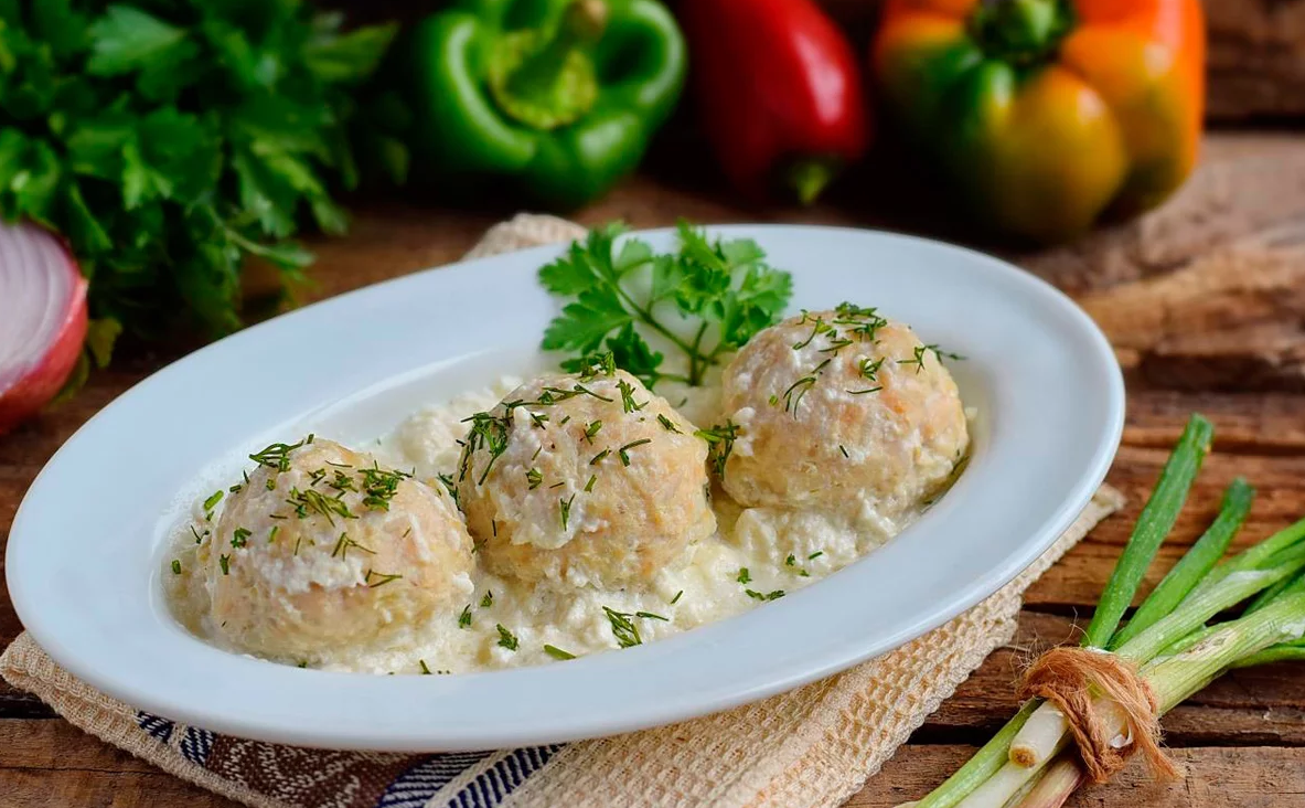 🧆 Мясные ежики в сметанном соусе на сковороде. 🧑🏻‍🍳 Рецепт внутри!