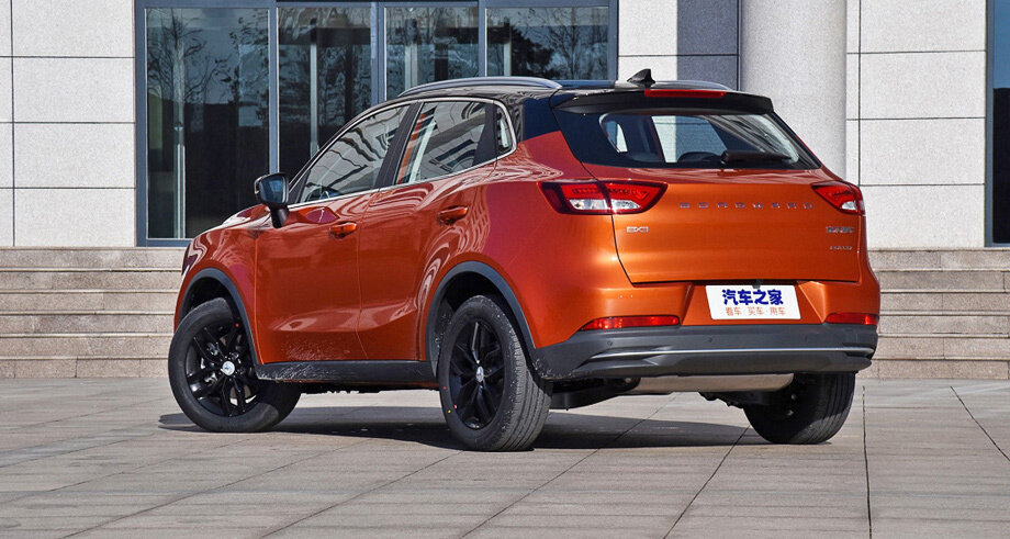 Шасси традиционное: спереди McPherson, сзади многорычажка. Все тормоза дисковые. Длина, ширина, высота — 4410×1830×1670 мм, колёсная база — 2560. Размерность шин: 215/60 R17, 215/55 R18.