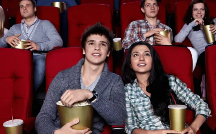 Зрители в кино