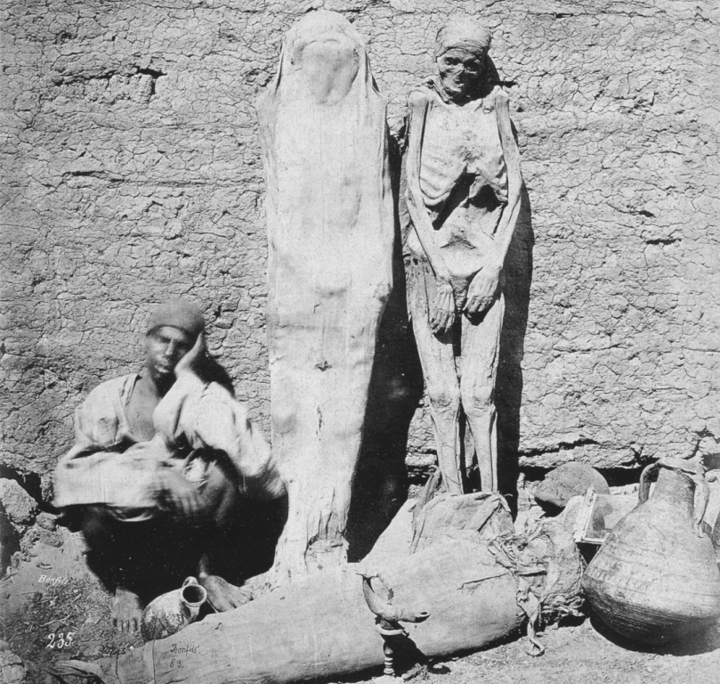 Продавец мумий. Фото из свободного доступа сети Интернет