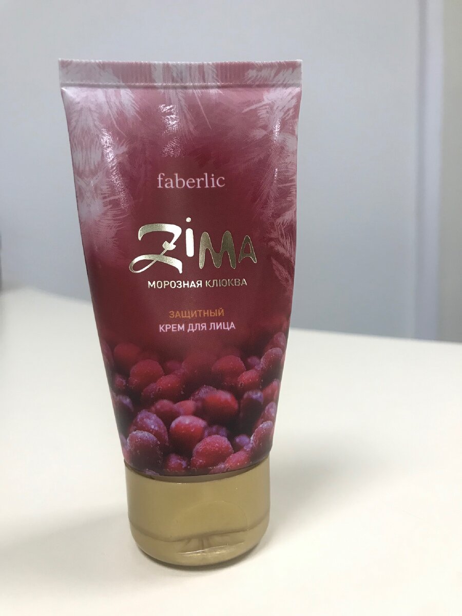 Крем для лица снимает покраснение, шелушение и «морозное» раздражение. Смягчает кожу, оберегая ее от обезвоживания. Не закупоривает поры, позволяя коже дышать. Подходит в качестве основы под макияж. Идеален для любого типа кожи.