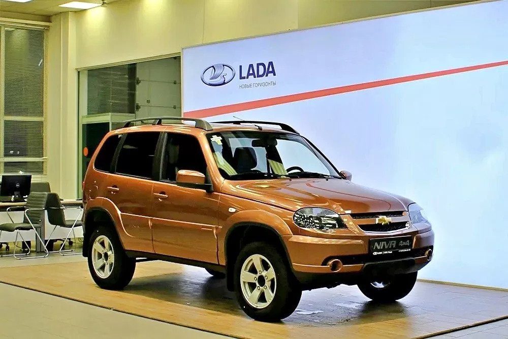 Нива стал. Lada Niva Chevrolet. Lada Нива Шевроле 2020. Лада Нива 2020 и Шевроле Нива. Лада Нива 2020 Шевроле.