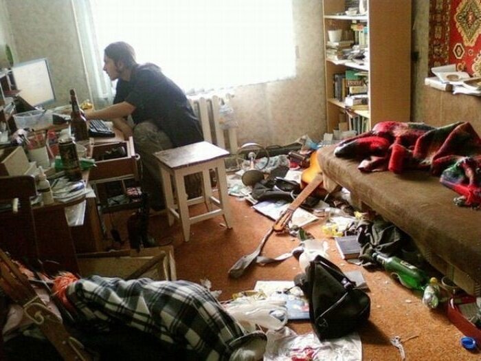 Уборка в комнате 