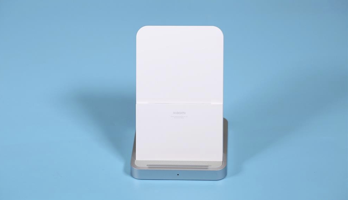 Вертикальное беспроводное зарядное устройство