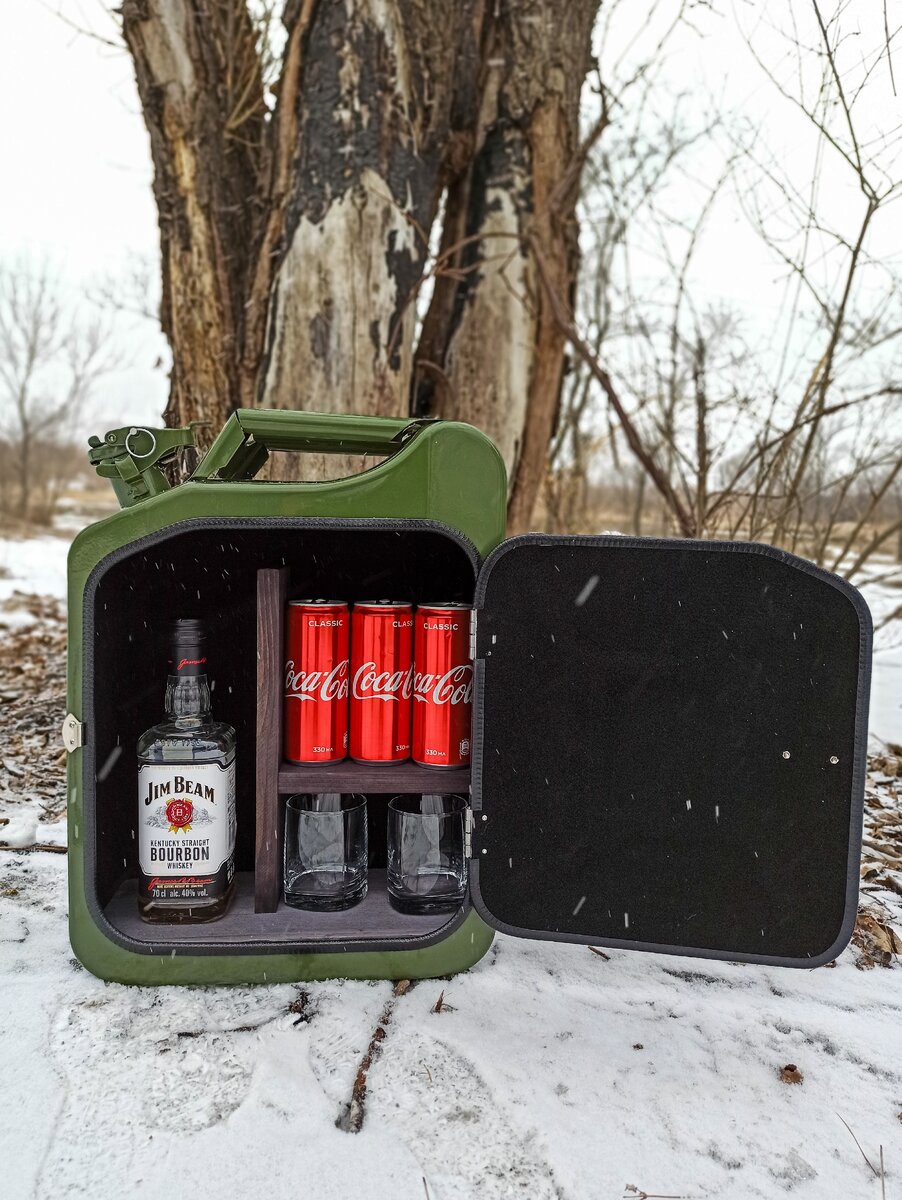 Нам всем нравятся необычные вещи а если их нам дарят то они нравятся нам ещё больше