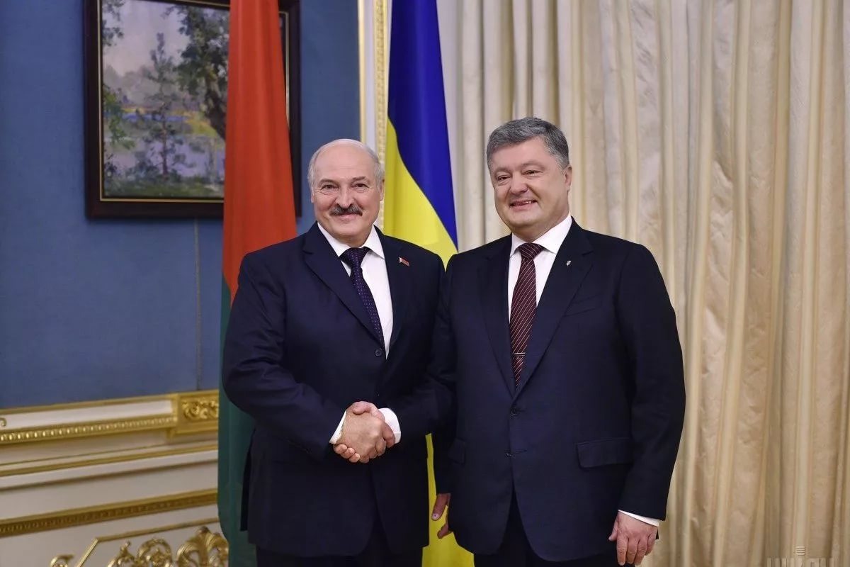 С П.А.Порошенко. Взято из внешних источников.