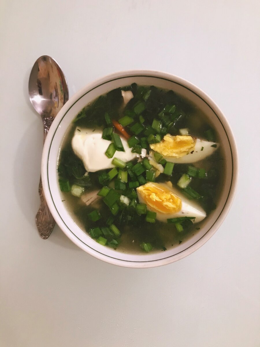 Суп со сметаной и зелёным лучком. Вкуснятина!