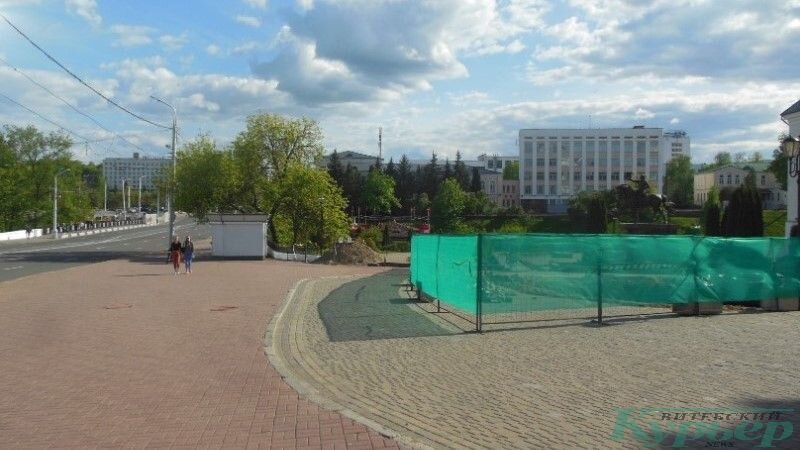 Ратушная площадь, место, где находилась гостиница Брози. Фото: Сергей Мартинович