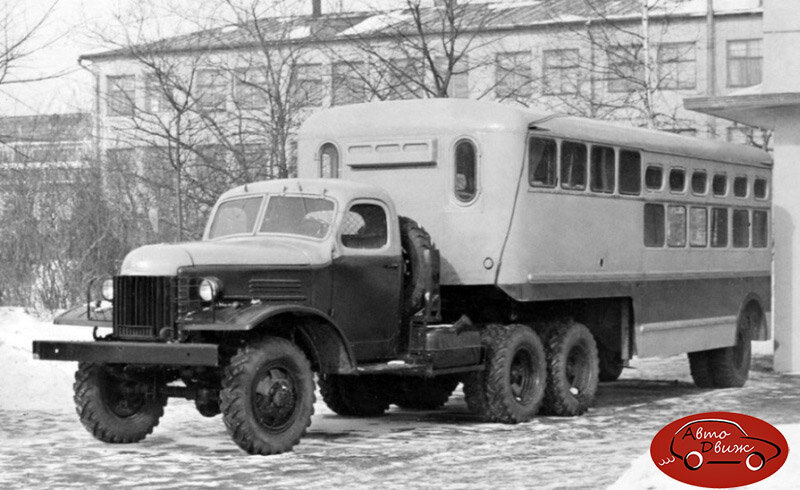 Пассажирский прицеп Tourist на колесах