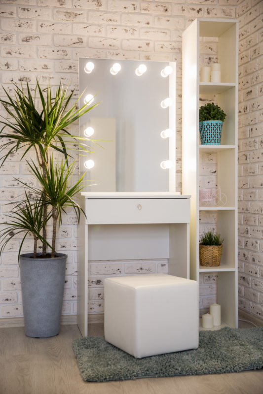 ГРимерный столик C1-68БРЗ68 с зеркалом и подсветкой (3)